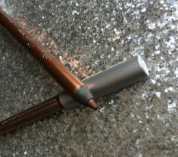 Fiby Crayon Magique Eyeliner Regard Effet Metallise Waterproof Chocolat Perle