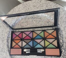 Palette Maquillage 32 Ombre A Paupieres Et 2 Blush Fard A Joues