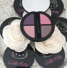 Hello Kitty Palette Quatuor Yeux Ombre A Paupieres 03 Smoky Purple